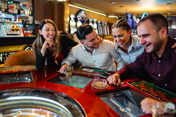 direktur toto live roulette table view on mobile phone with dealer and betting interface